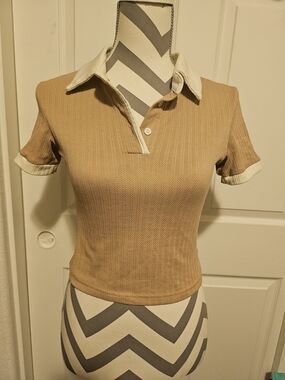 Women’s Short Sleeve Polo Top in Tan with Cream Trim
